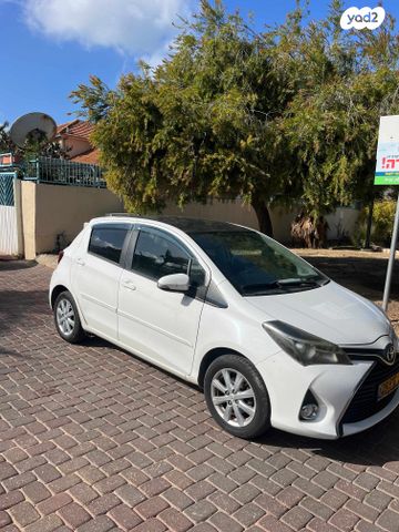 טויוטה יאריס