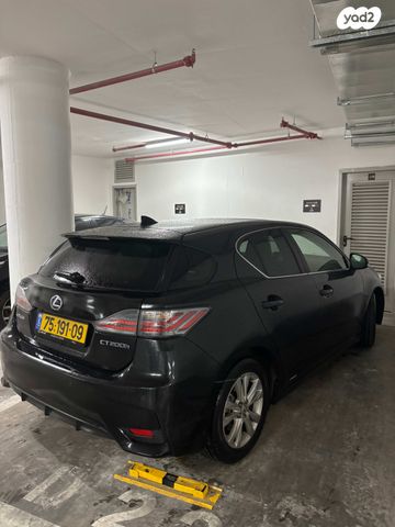 מודעת רכב לקסוס CT