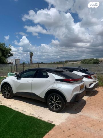 מודעת רכב טויוטה C-HR