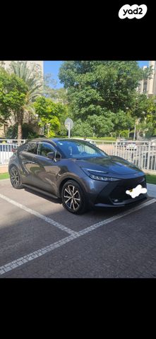 מודעת רכב טויוטה C-HR