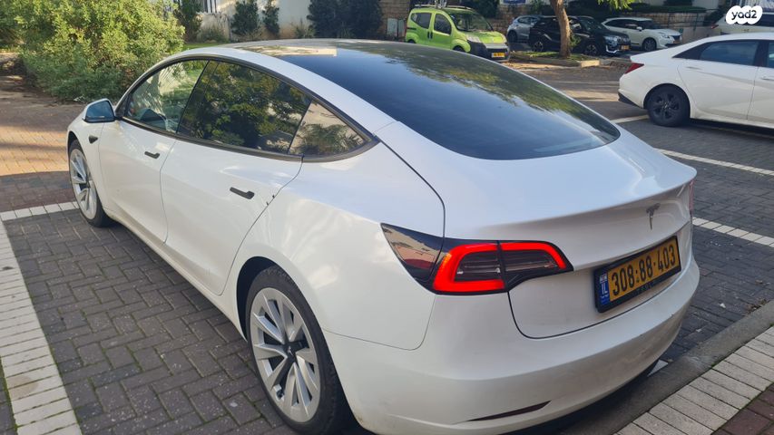 מודעת רכב טסלה מודל 3