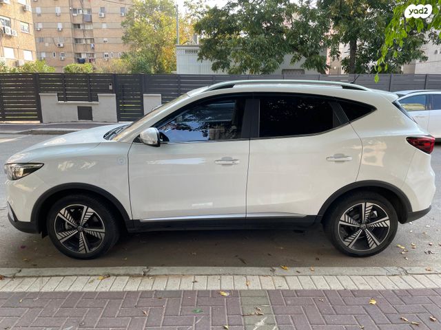 מודעת רכב אם ג'י ZS