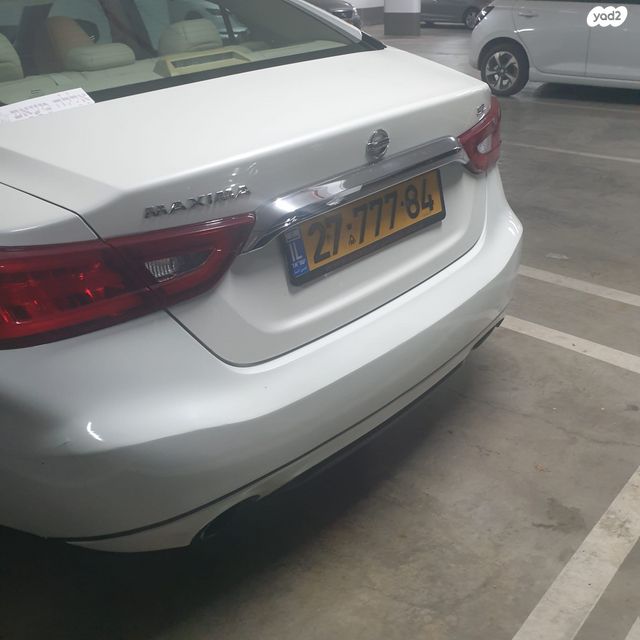 ניסאן מקסימה