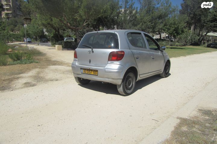 טויוטה יאריס