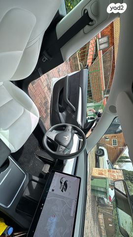 מודעת רכב טסלה מודל 3