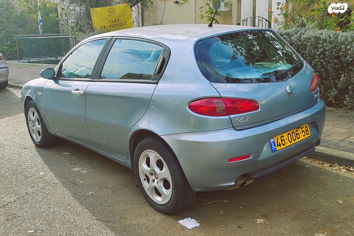 אלפא רומיאו 147