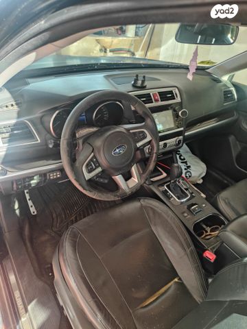 סובארו אאוטבק