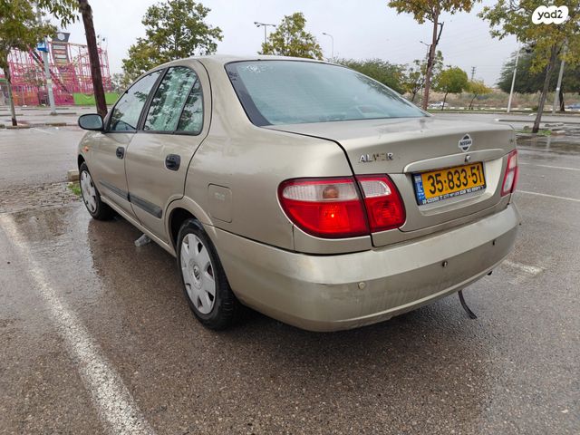 ניסאן אלמרה