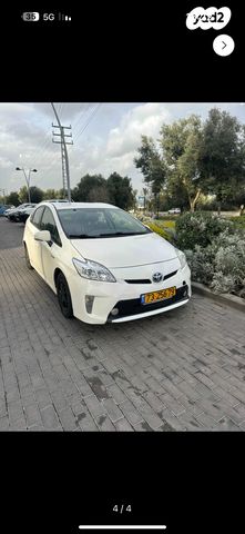 טויוטה פריוס