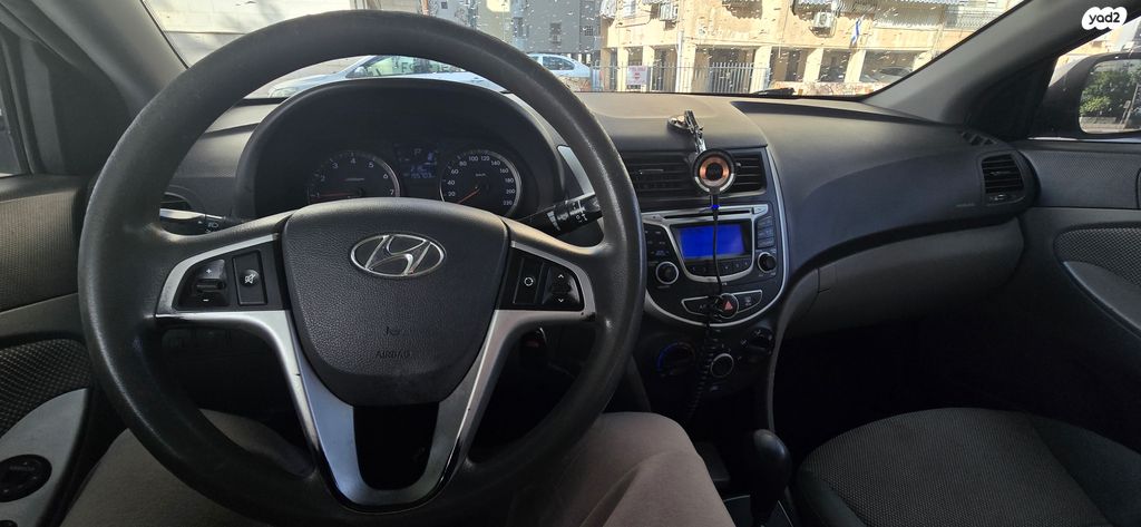 יונדאי אקסנט i25