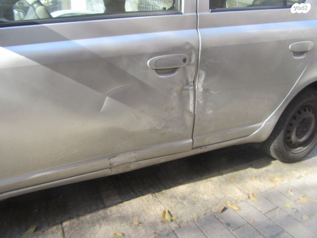 טויוטה יאריס