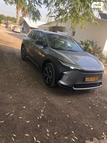 מודעת רכב טויוטה bZ4X