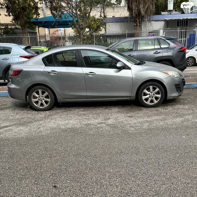 מודעת רכב מאזדה 3