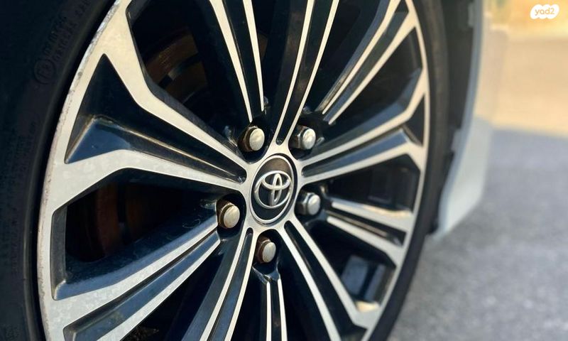 טויוטה קורולה