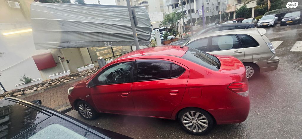 מיצובישי אטראז'