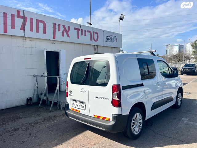 טויוטה פרואייס סיטי