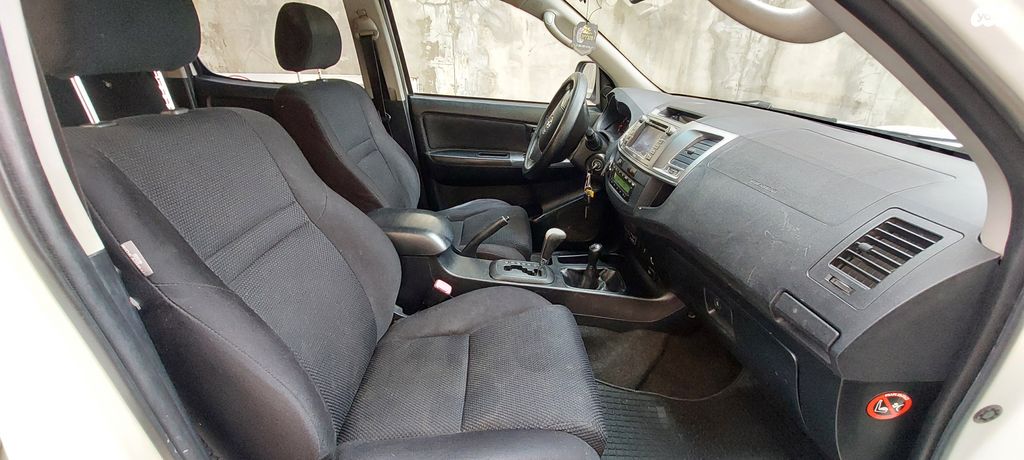 מודעת רכב טויוטה היילקס