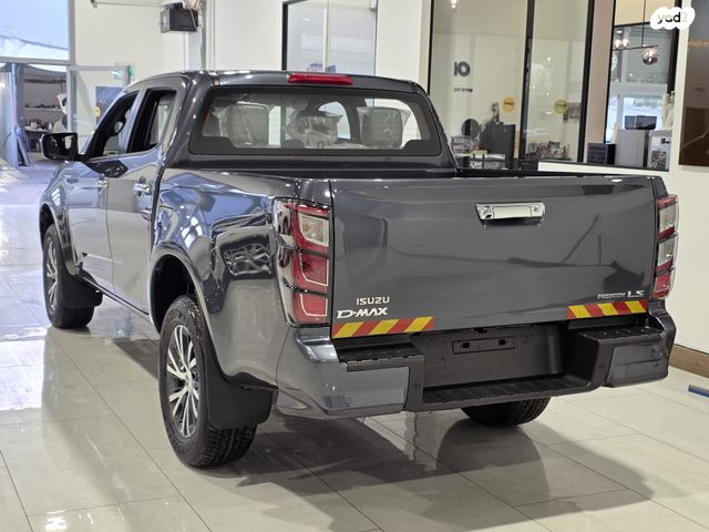 איסוזו די-מקס