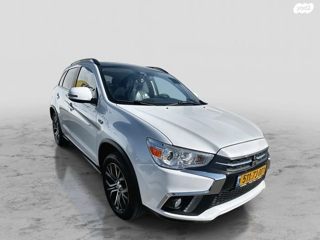 מודעת רכב מיצובישי ASX