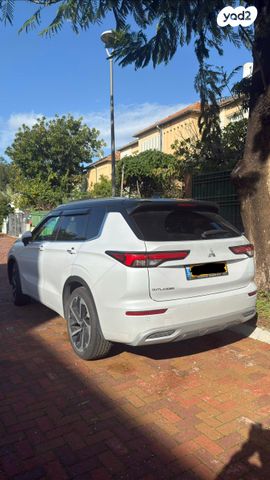 מיצובישי אאוטלנדר