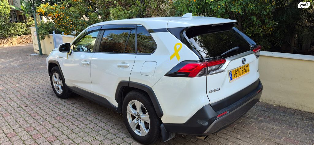 מודעת רכב טויוטה RAV4