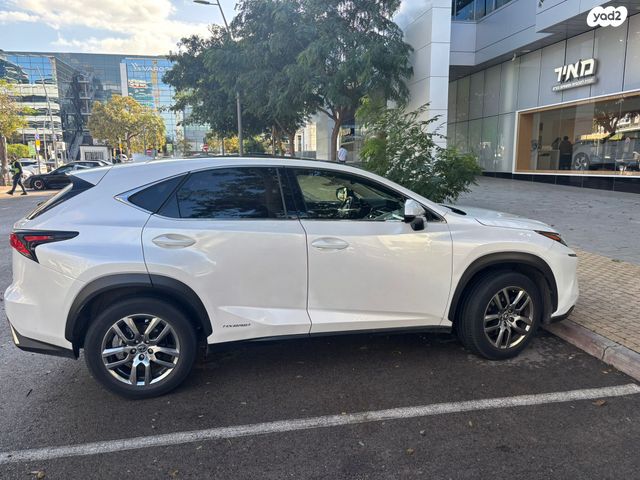 מודעת רכב לקסוס NX