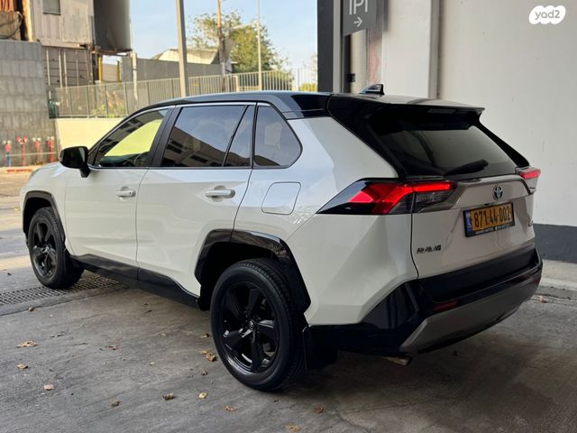 טויוטה RAV4