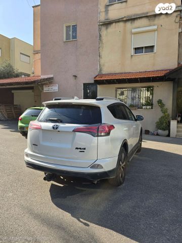 טויוטה RAV4