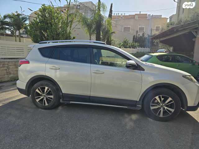 מודעת רכב טויוטה RAV4