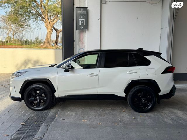 טויוטה RAV4