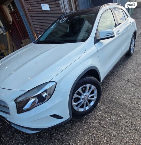 מרצדס-בנץ GLA