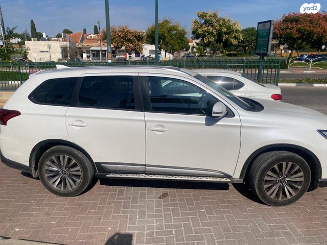 מיצובישי אאוטלנדר