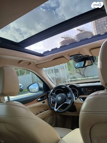 אלפא רומיאו סטלביו