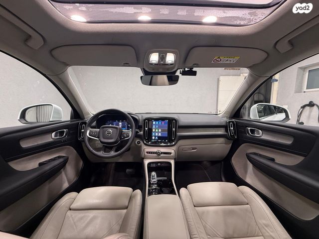 וולוו XC40