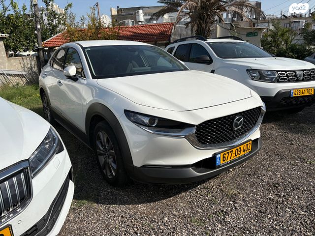 מודעת רכב מאזדה CX-30
