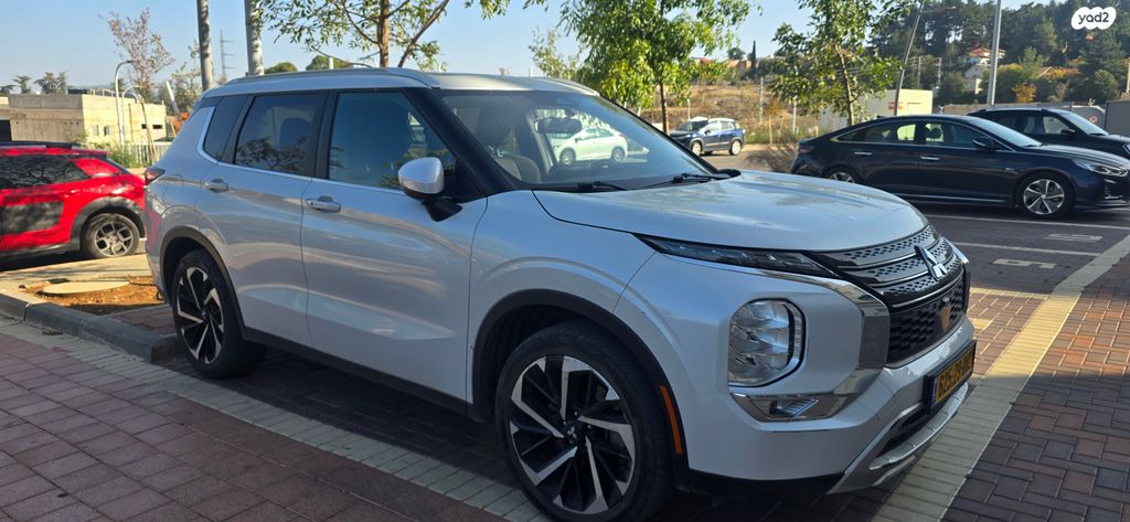 מיצובישי אאוטלנדר