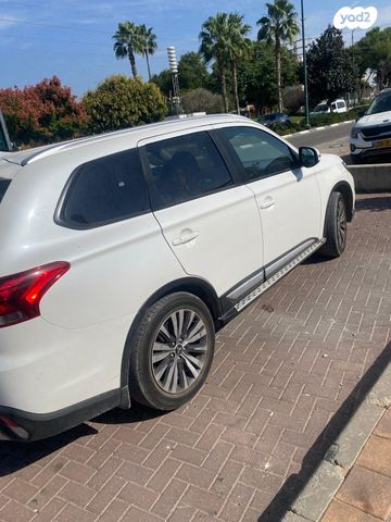 מיצובישי אאוטלנדר