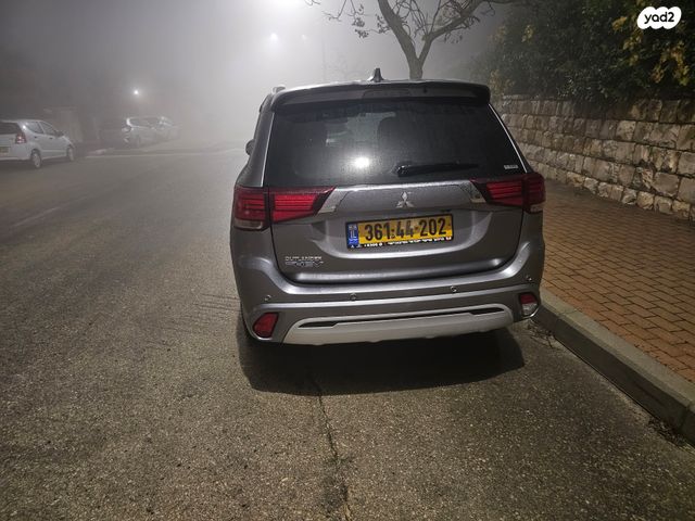 מיצובישי אאוטלנדר