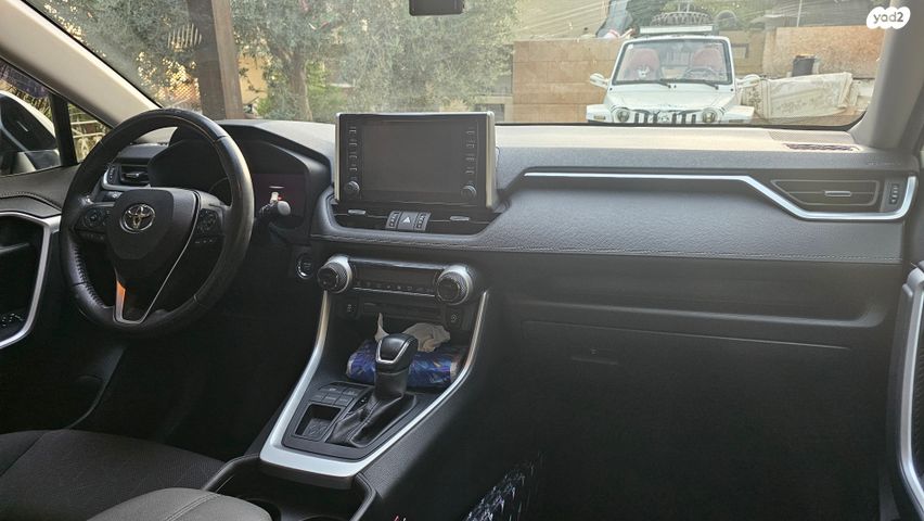 טויוטה RAV4