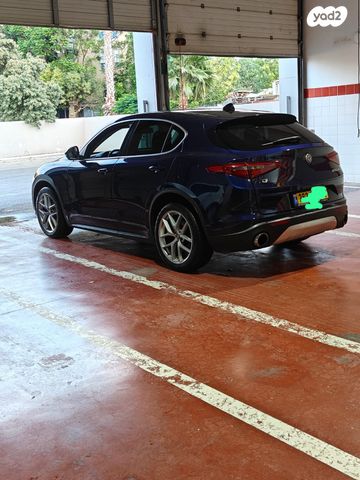 אלפא רומיאו סטלביו