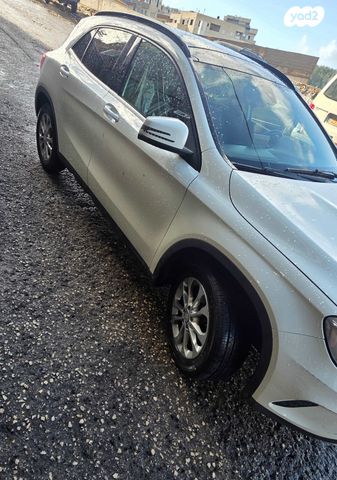 מרצדס-בנץ GLA