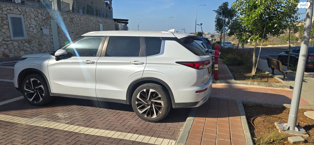 מיצובישי אאוטלנדר