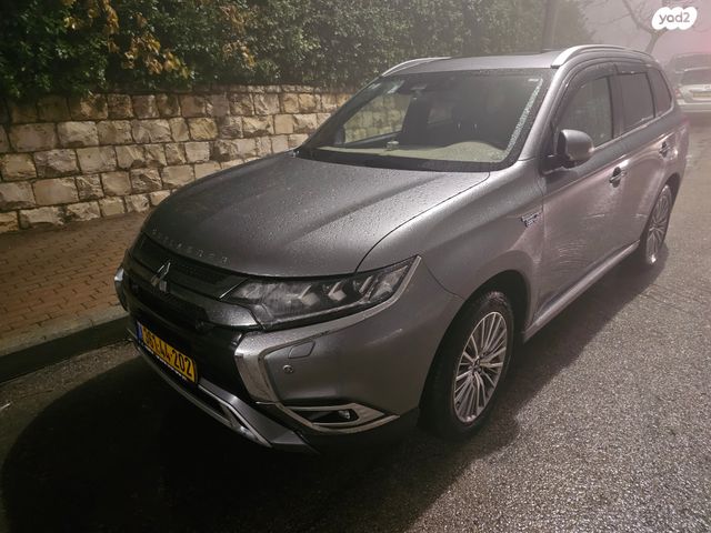 מיצובישי אאוטלנדר