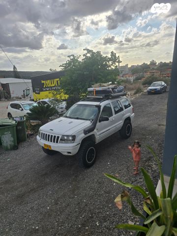 מודעת רכב ג'יפ גרנד צ'ירוקי