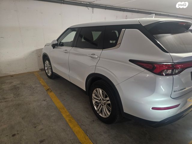 מיצובישי אאוטלנדר