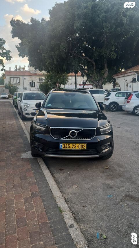 מודעת רכב וולוו XC40