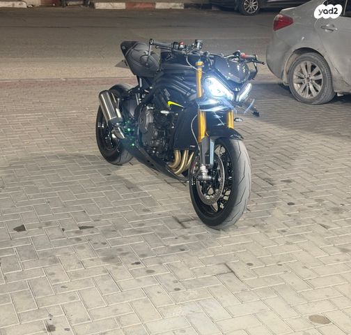 מודעת רכב טריומף Speed Triple RS
