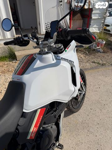 דוקאטי Desert X 