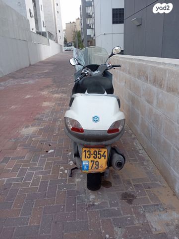 מודעת רכב פיאג'ו MP3 250