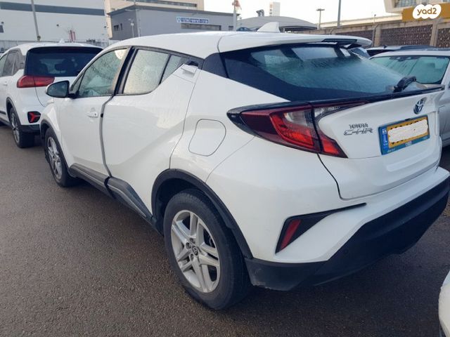 מודעת רכב טויוטה C-HR